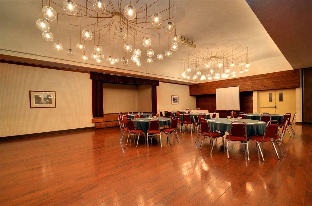 Ramada By Wyndham Pinewood Park Resort North Bay Dış mekan fotoğraf