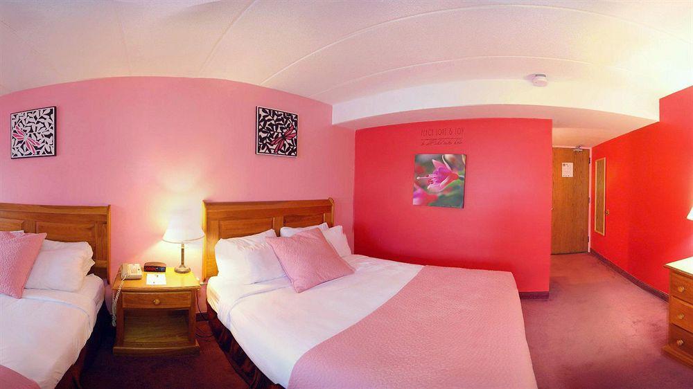 Ramada By Wyndham Pinewood Park Resort North Bay Dış mekan fotoğraf