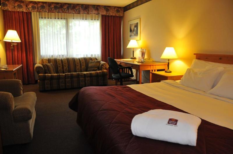 Ramada By Wyndham Pinewood Park Resort North Bay Dış mekan fotoğraf