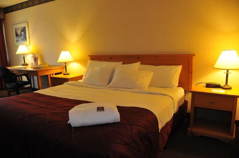 Ramada By Wyndham Pinewood Park Resort North Bay Dış mekan fotoğraf