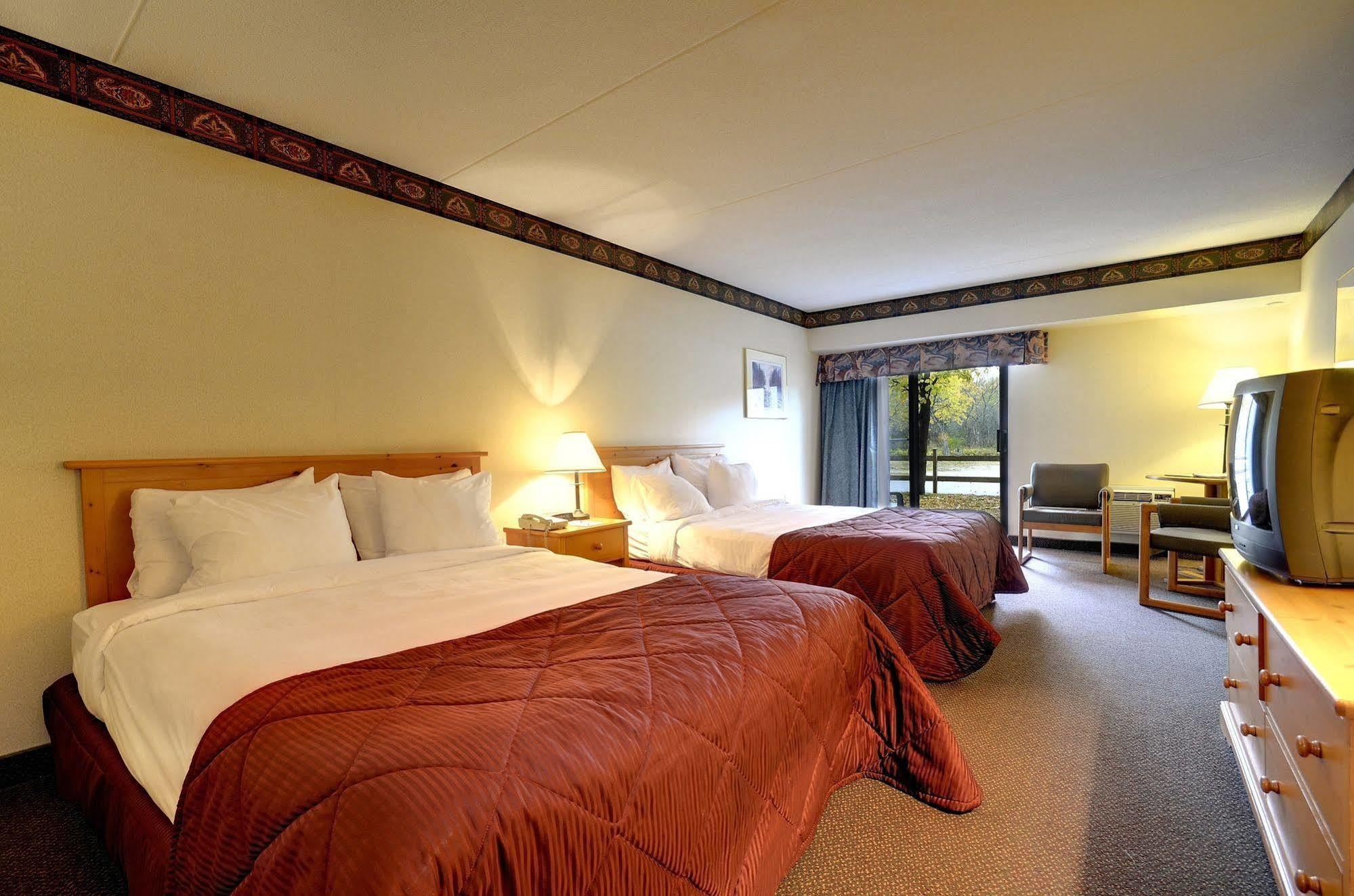Ramada By Wyndham Pinewood Park Resort North Bay Oda fotoğraf